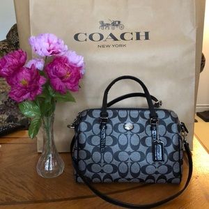 ⚡️SOLD⚡️💕💕Coach Crossbody Bag💕💕